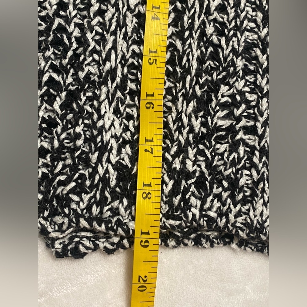 Hollister Black White Knit Vest Sleevess - Picture 6 of 6